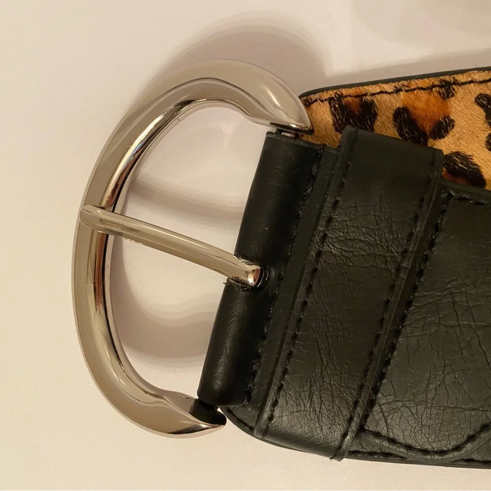 CHICO’S BELT BLACK FAUX LEATHER STRETCH ELASTIC SILVER BUCKLE ANIMAL ACCENT Sz M